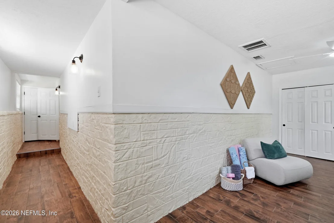 Photo of 466 MAKO Drive