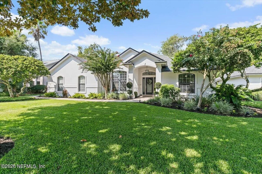 Photo of 525 SUNSET Drive