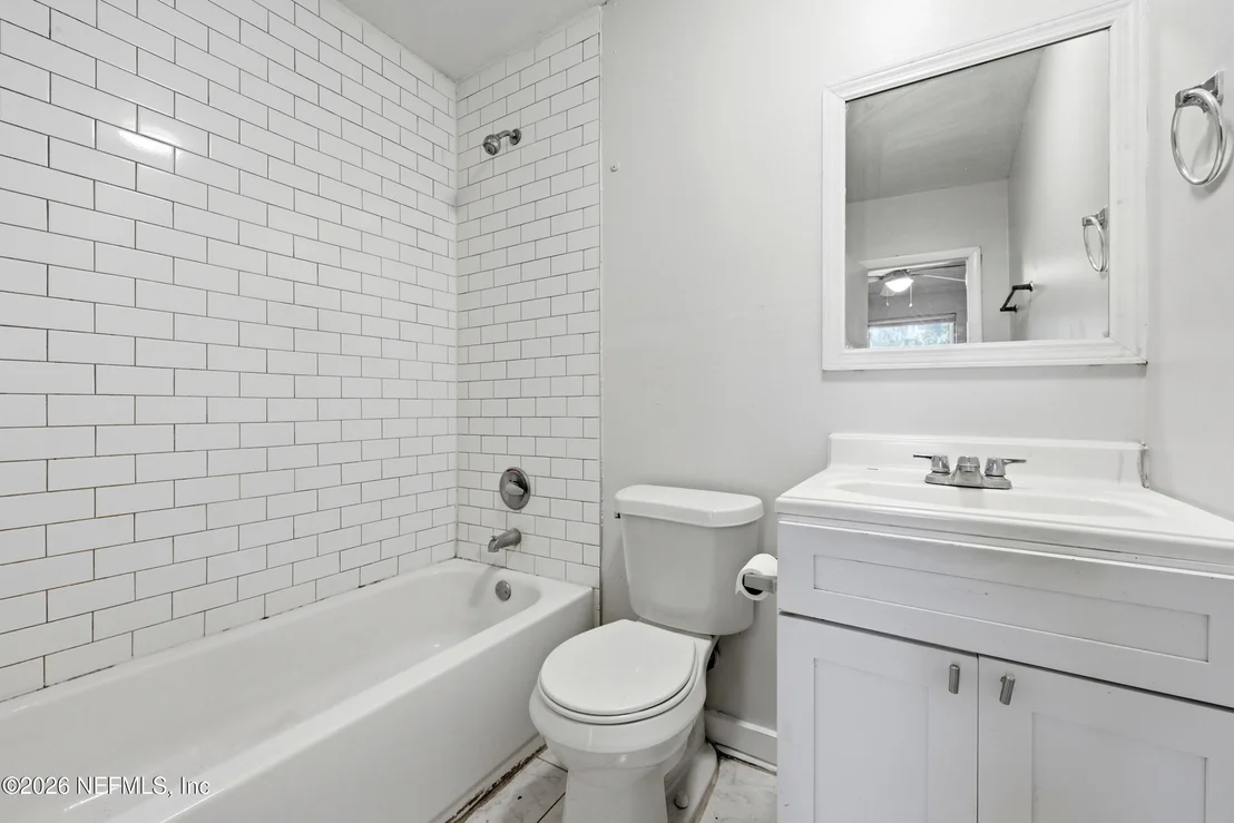 Photo of 2151 MAPLE LEAF Drive E