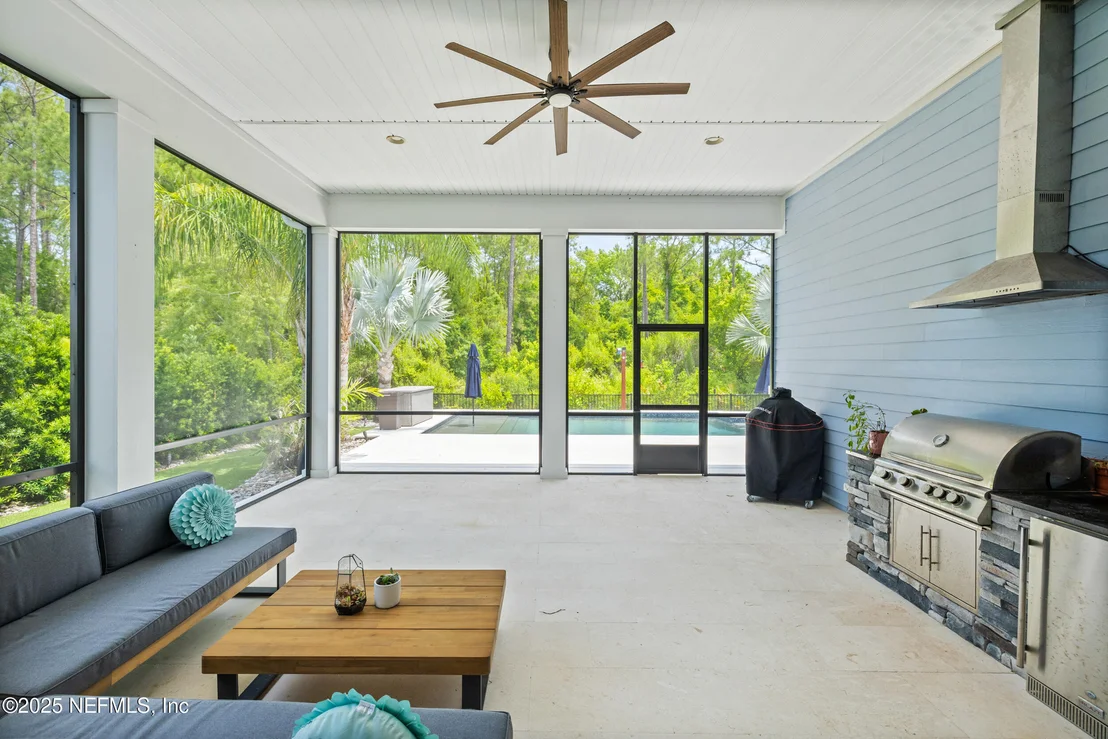 Photo of 162 PARKBLUFF Circle