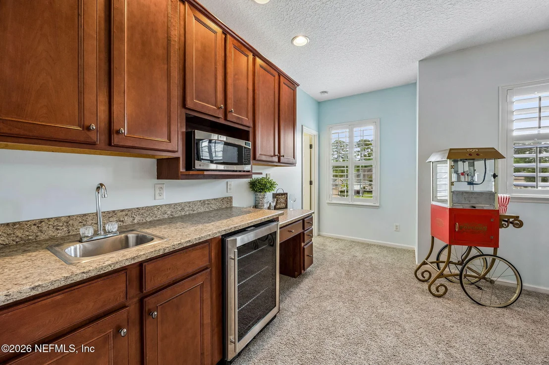 Photo of 321 ADDISON Court