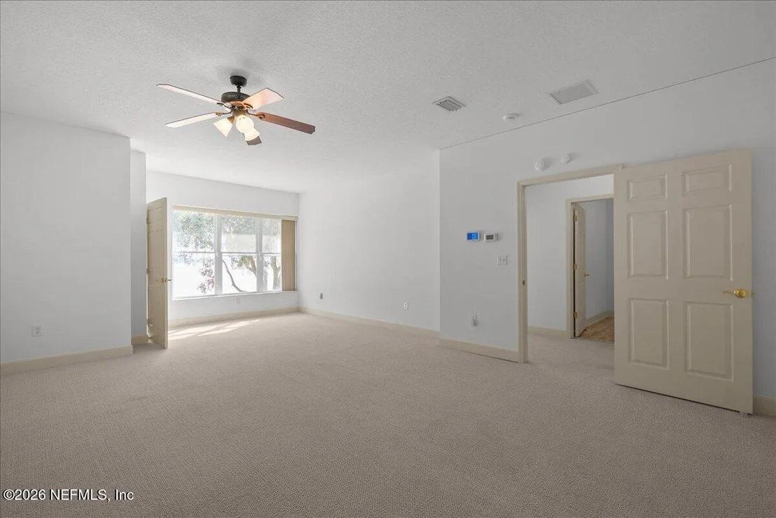 Photo of 533 W RIVER Road