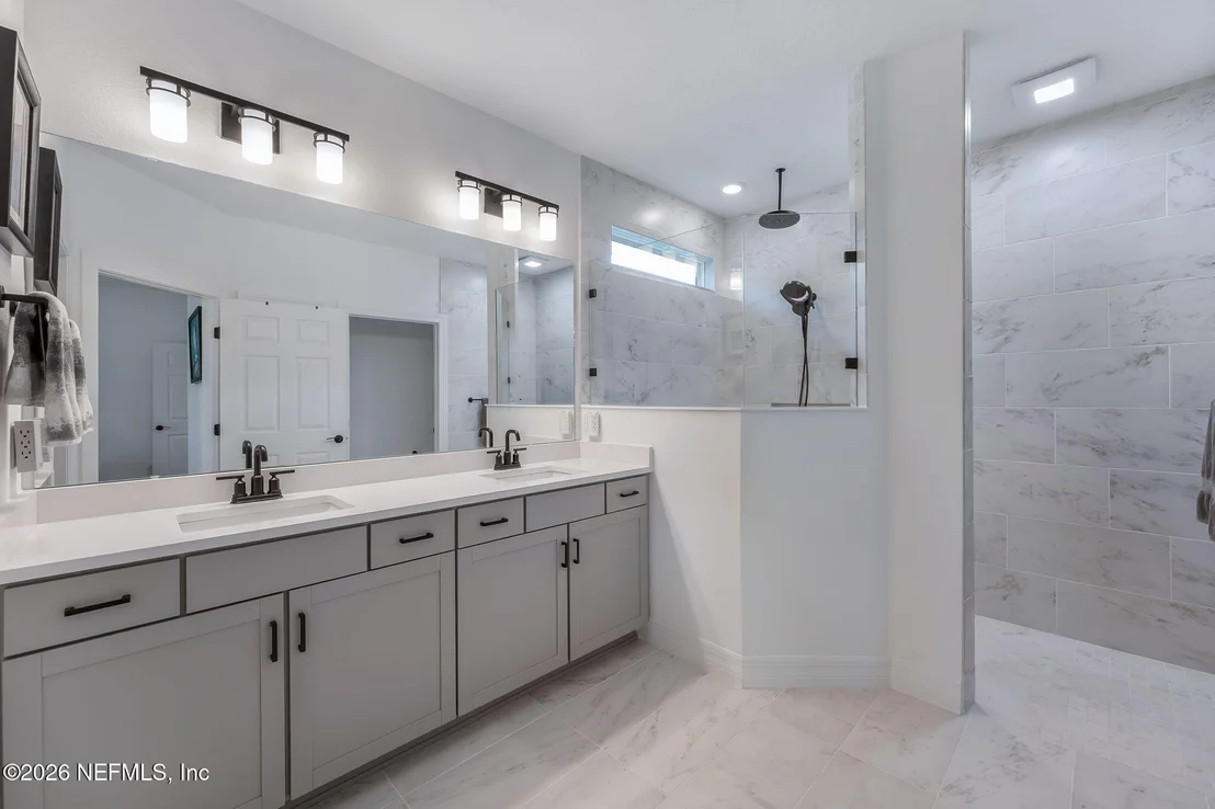Photo of 212 ETHEREAL Square