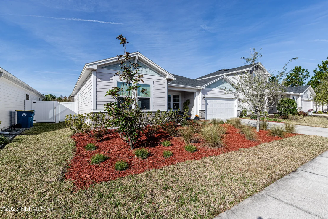 Photo of Unit 6 at 12056 BRIDGEHAMPTON Road