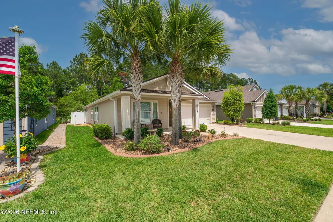 Photo of 332 PALACE Drive