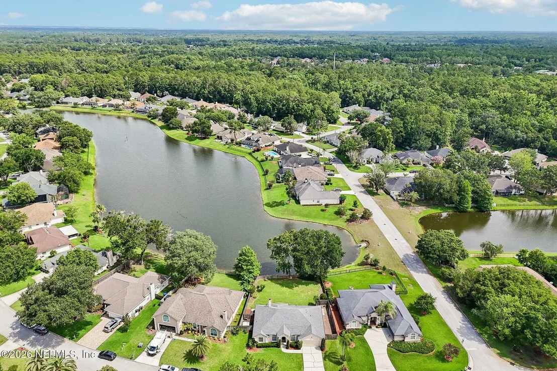 Photo of 372 MAPLEWOOD Drive
