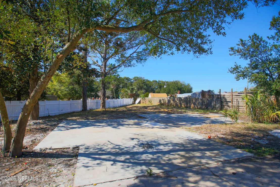 Photo of 203 RIO Road