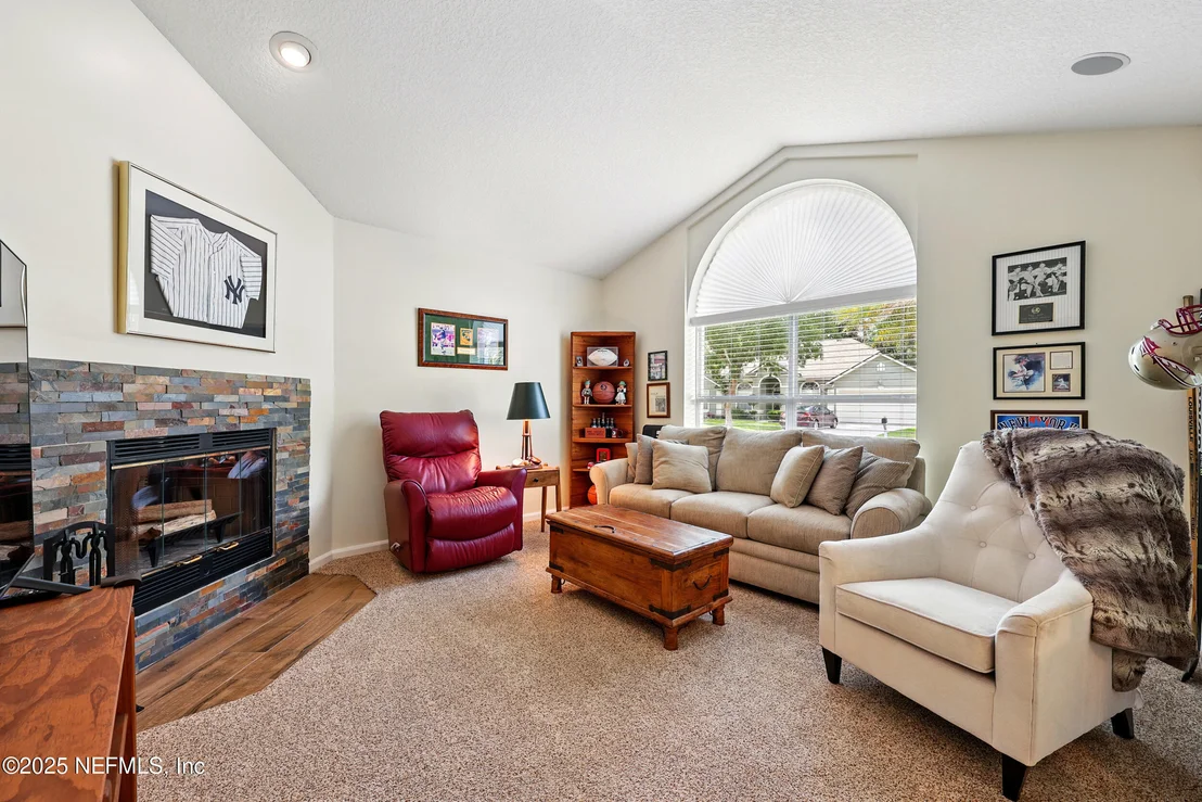 Photo of 364 MAPLEWOOD Drive