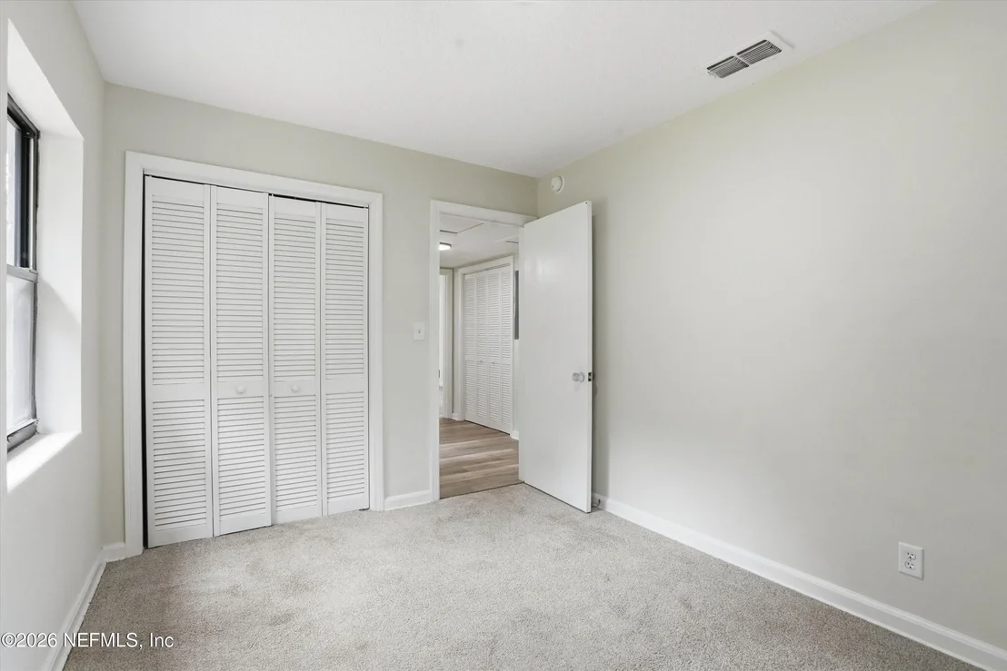 Photo of 1138 HALIFAX Road