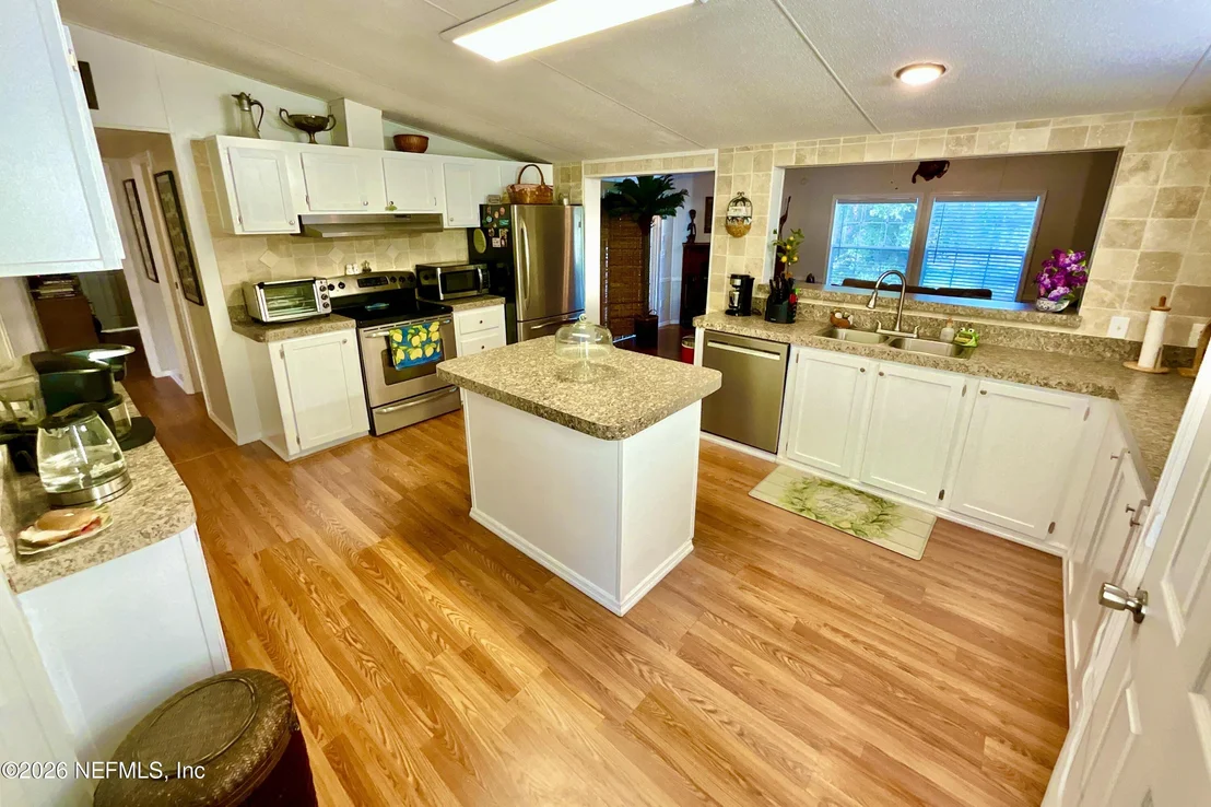 Photo of 129 CRYSTAL LAKE Drive