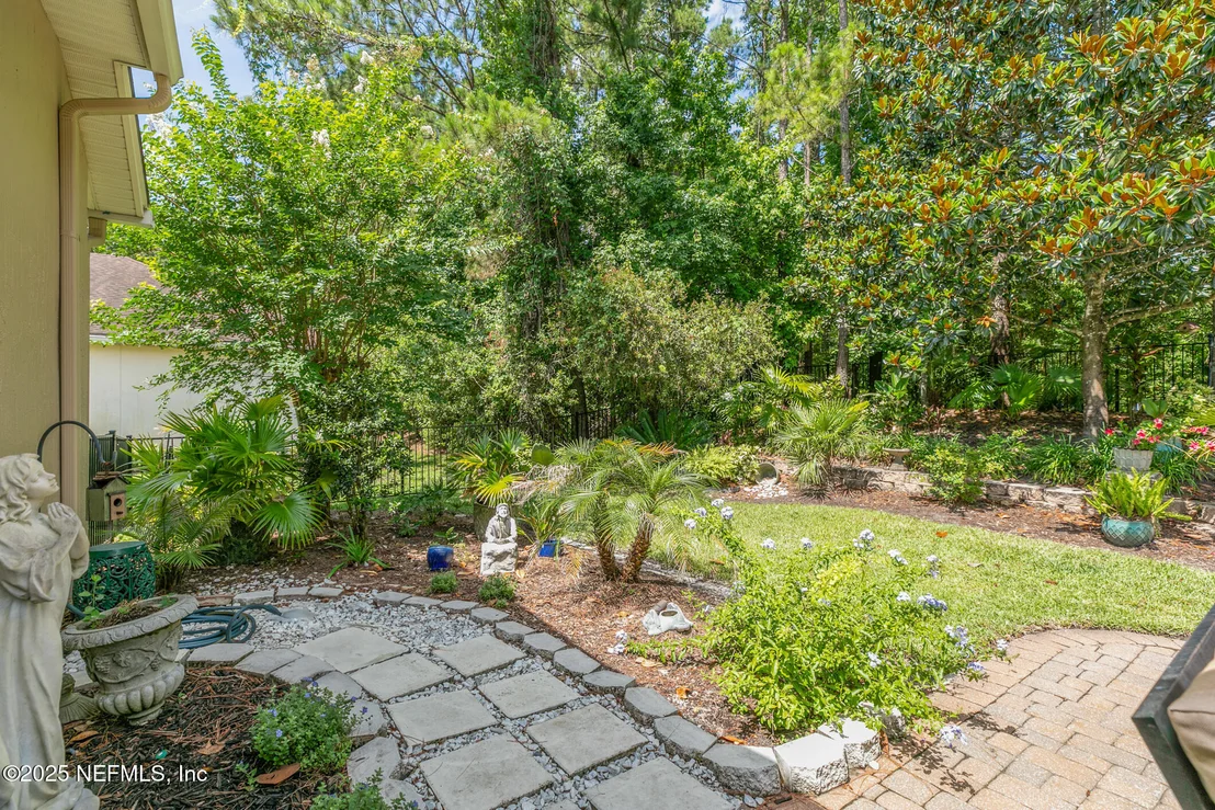 Photo of 2435 DEN Street