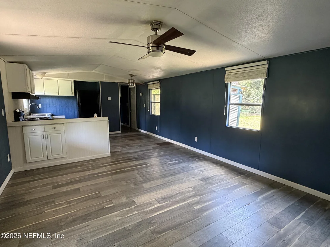 Photo of 805 JONATHAN Road