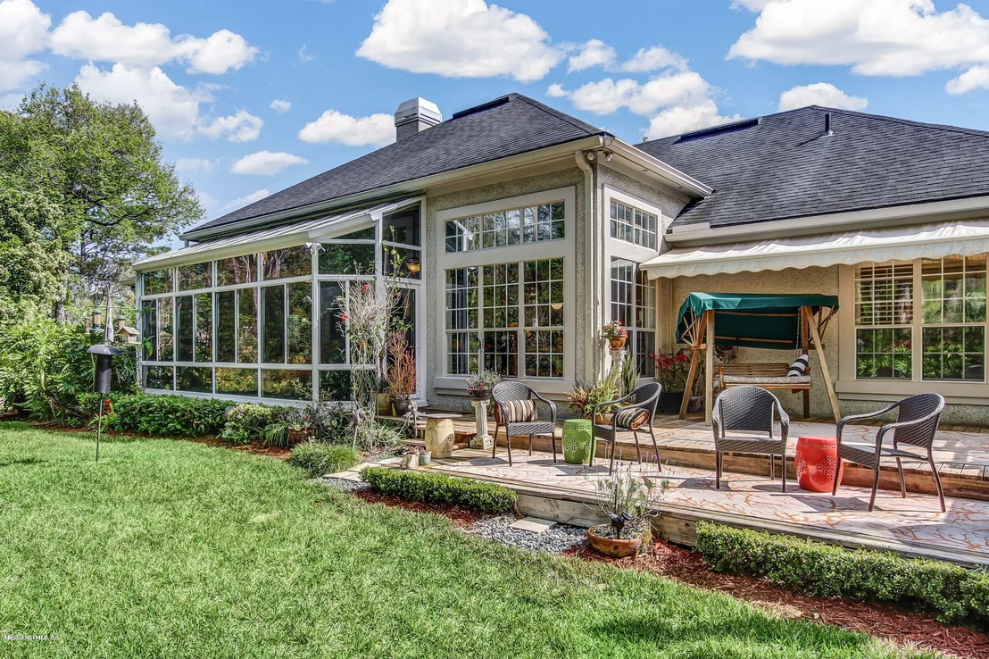 Photo of 8128 SUFFIELD Court
