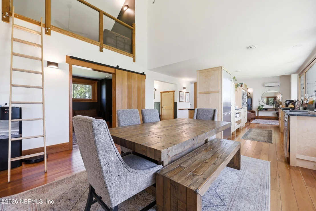 Photo of 6620 SOLOMON Road