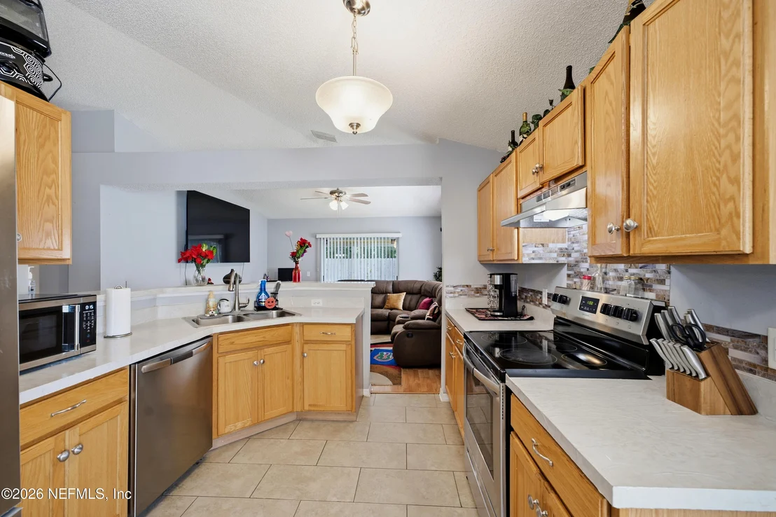 Photo of 1663 E JAYHAWK Lane E