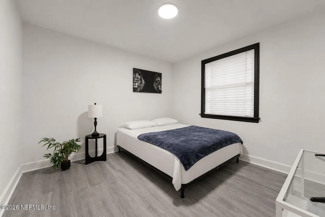 Photo of 2131 REDFERN Road