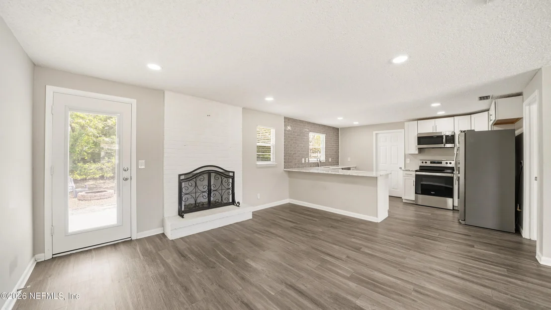 Photo of 586 MADEIRA Drive