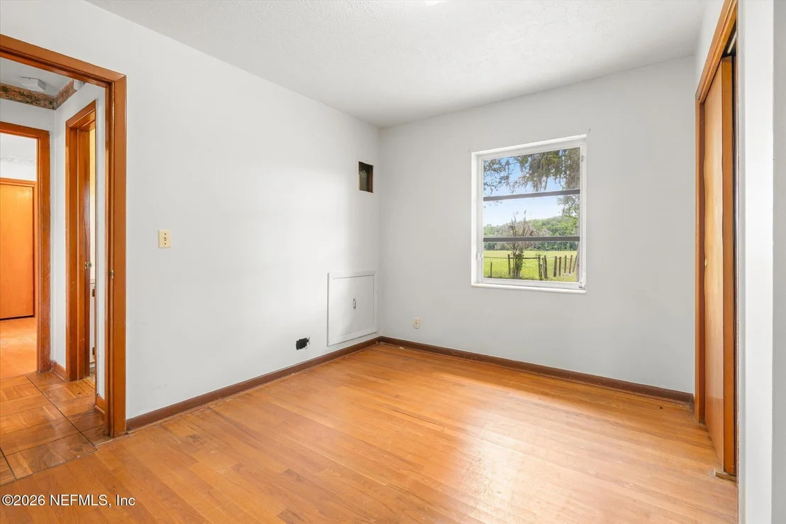 Photo of 786 W RIVER Road