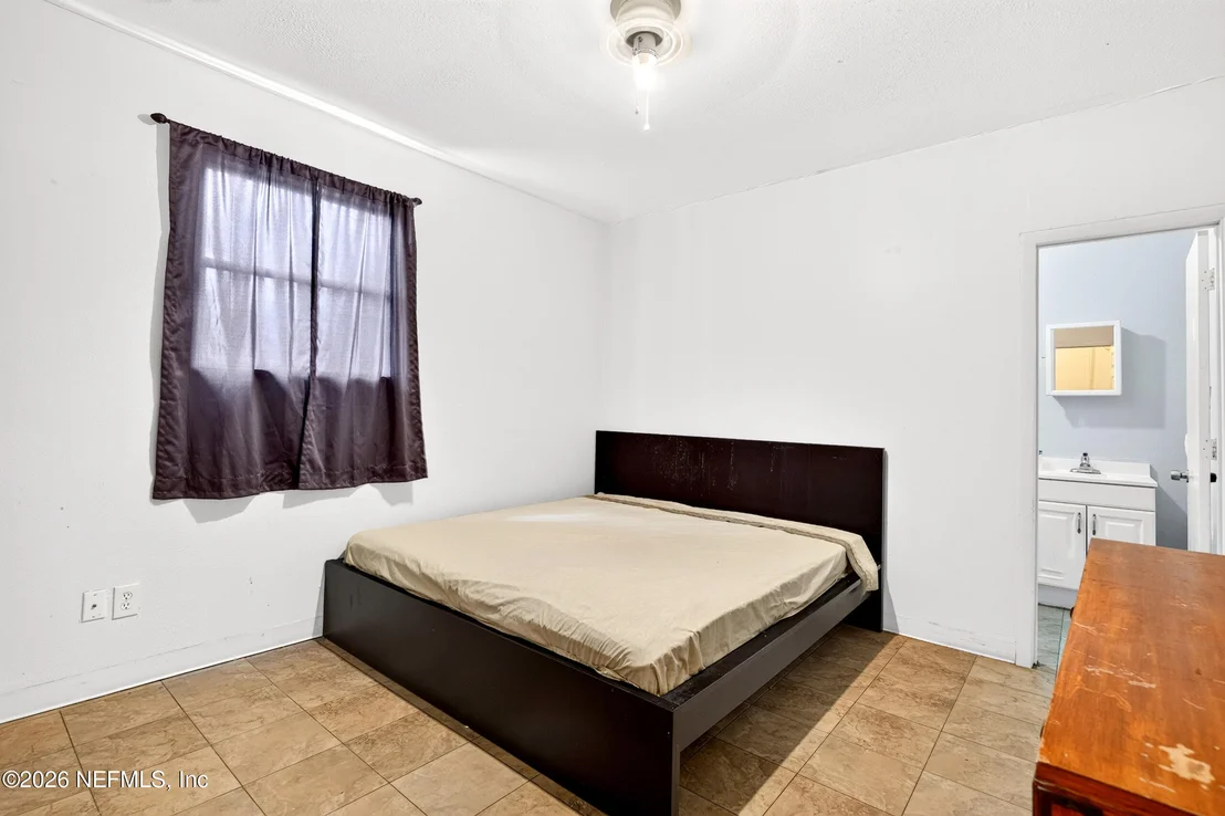 Photo of 845 FLOYD Circle N