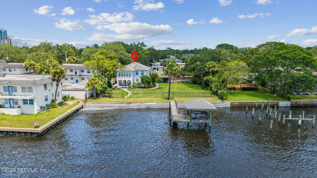 Photo of 1676 RIVER Road