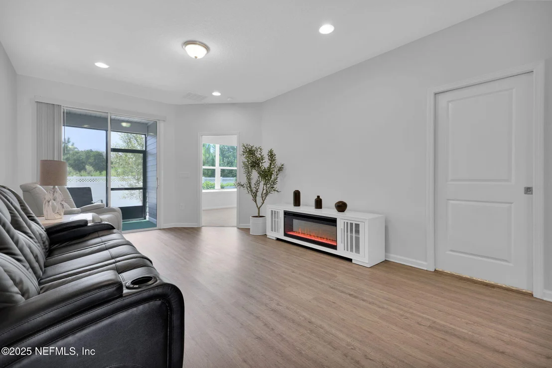 Photo of 138 PINE BLUFF Drive