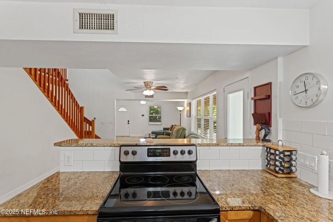 Photo of 303 SE 3RD Avenue