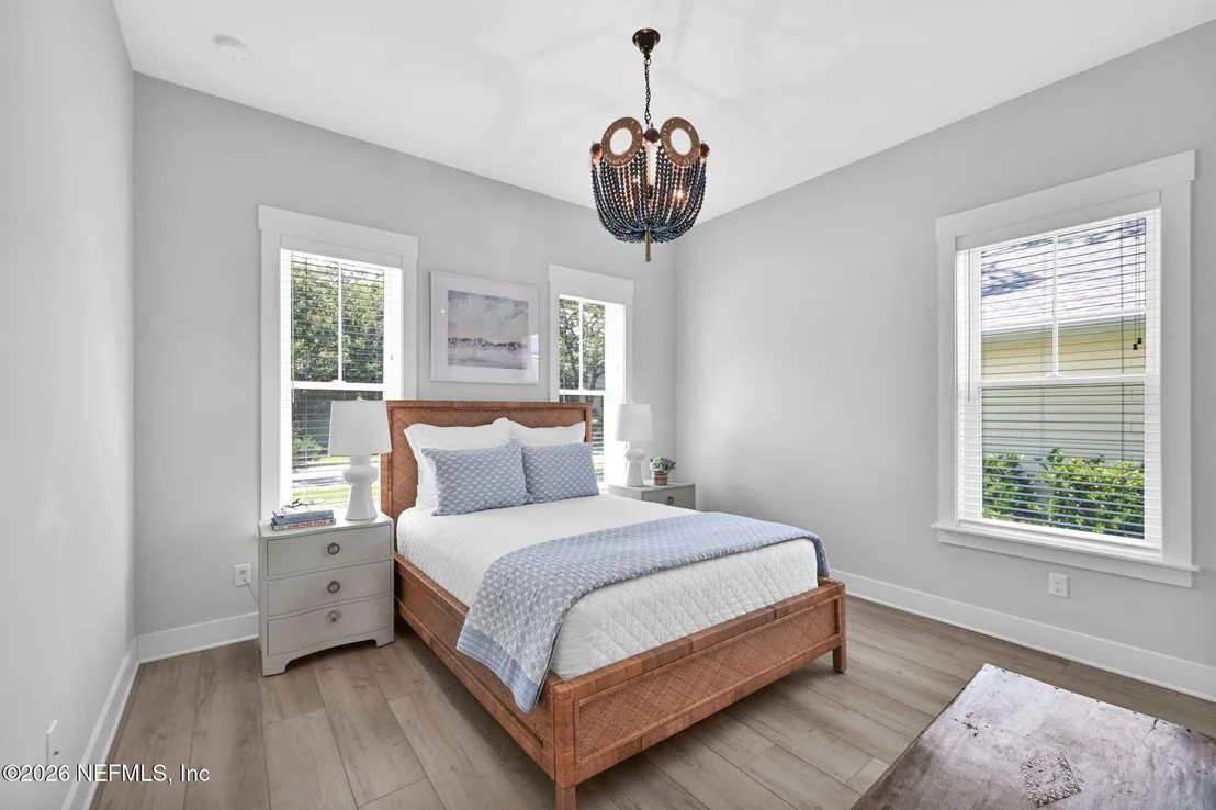 Photo of 472 RIDGEWAY Road