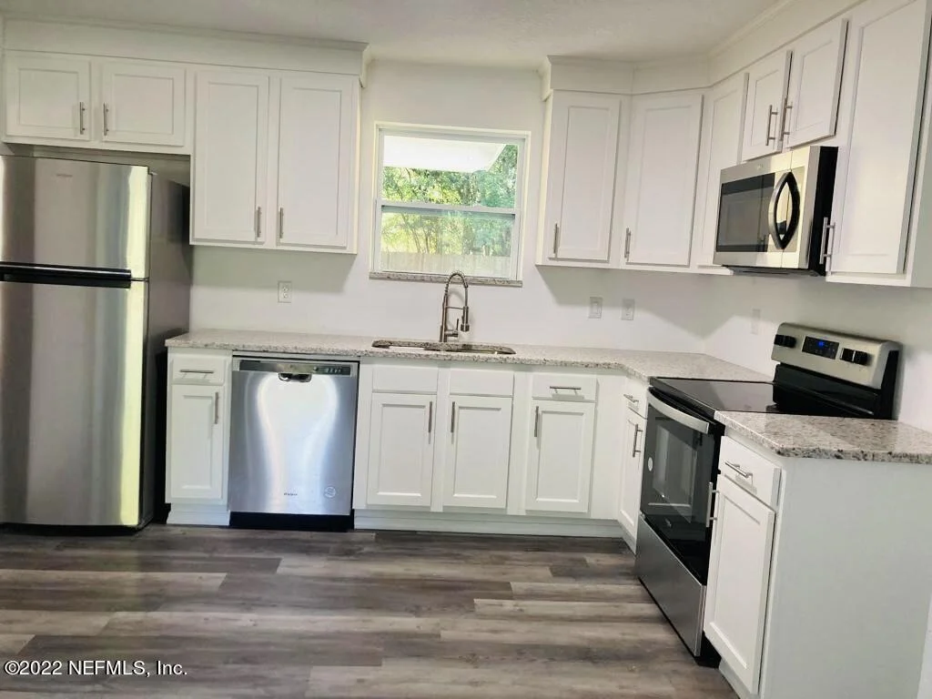 Photo of 5537 ALPHA Avenue