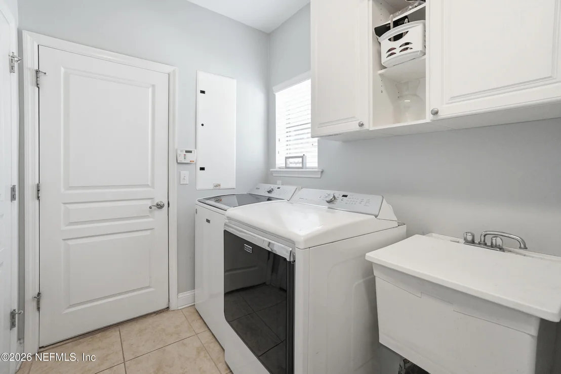 Photo of 907 BROOKHAVEN Drive