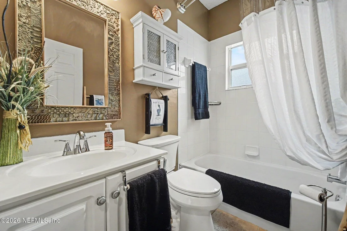 Photo of 1437 STOCKBRIDGE Lane