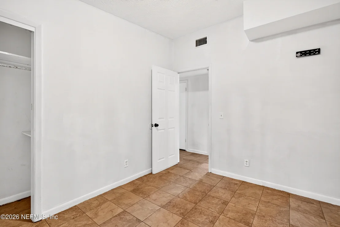 Photo of 845 FLOYD Circle N