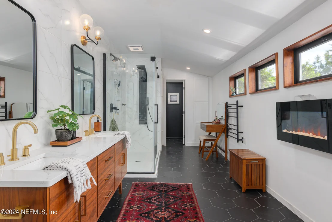 Photo of 2772 RIVERSIDE Avenue