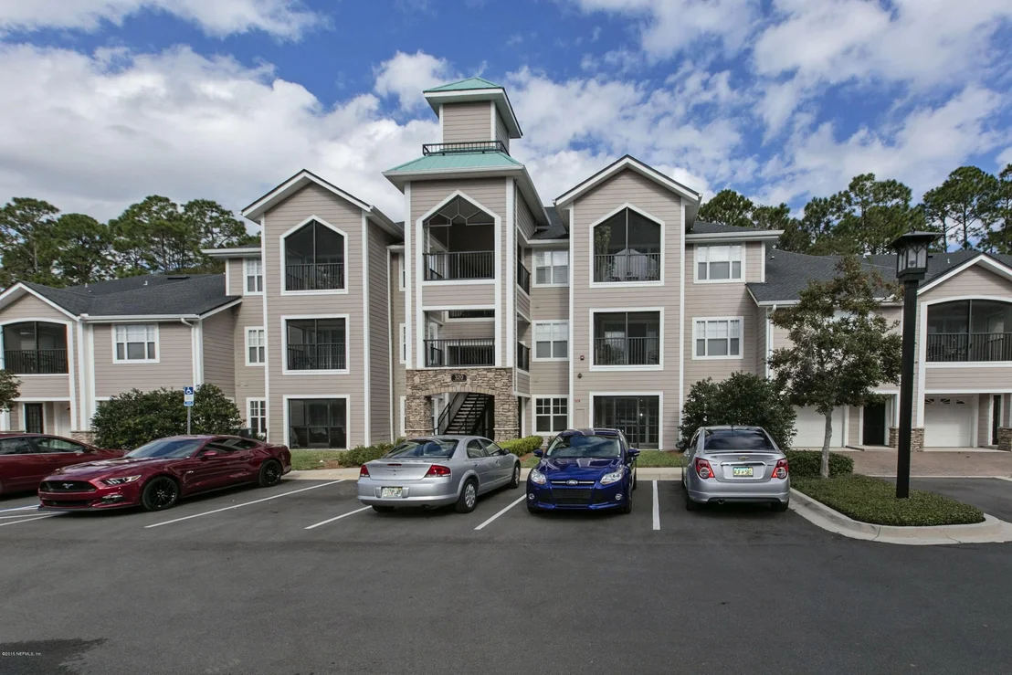 Photo of Unit 207 at 320 RYDER CUP Circle
