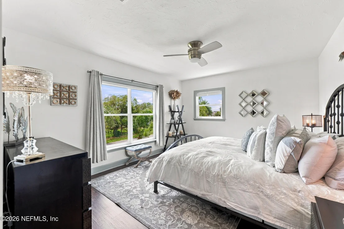 Photo of 500 TURNBERRY Lane