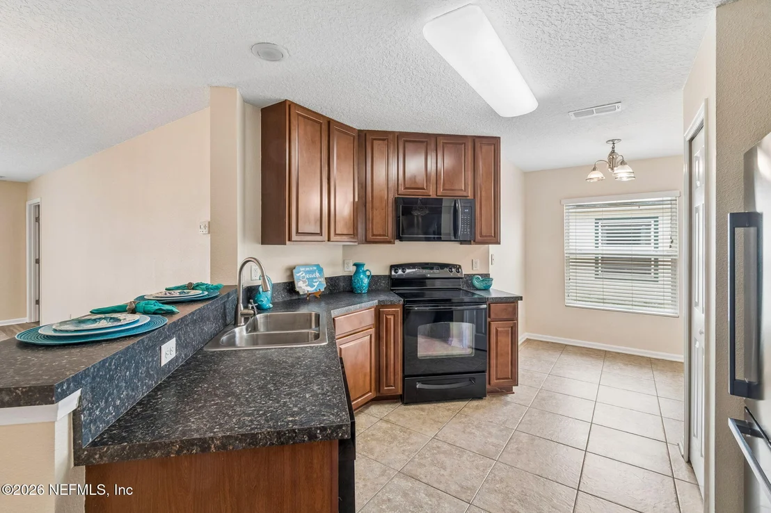 Photo of 73 S TWIN MAPLE Road