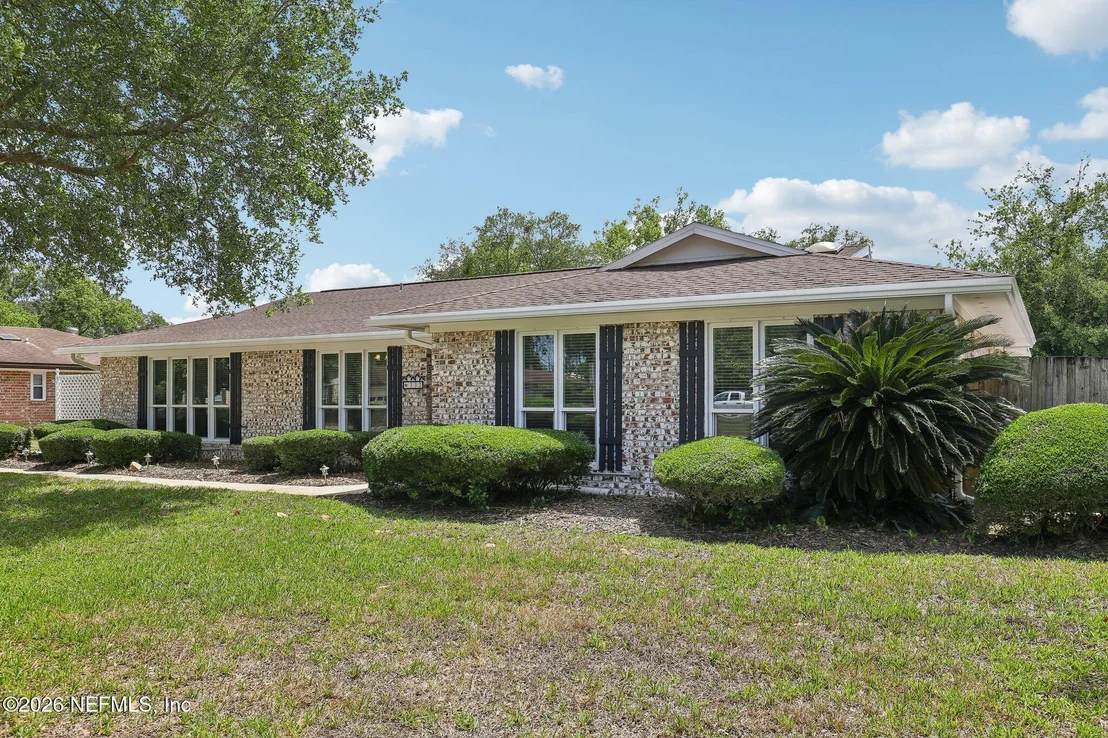 Photo of 332 DILLON Drive