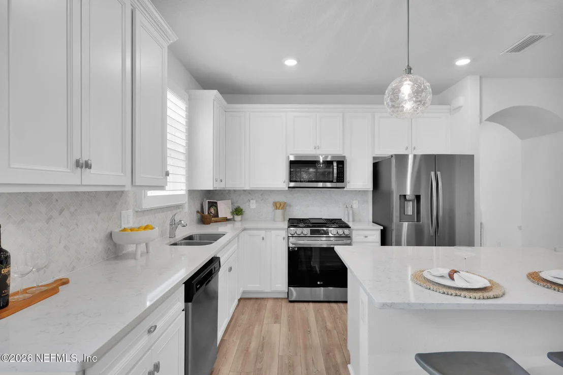 Photo of 100 BROADHAVEN Drive