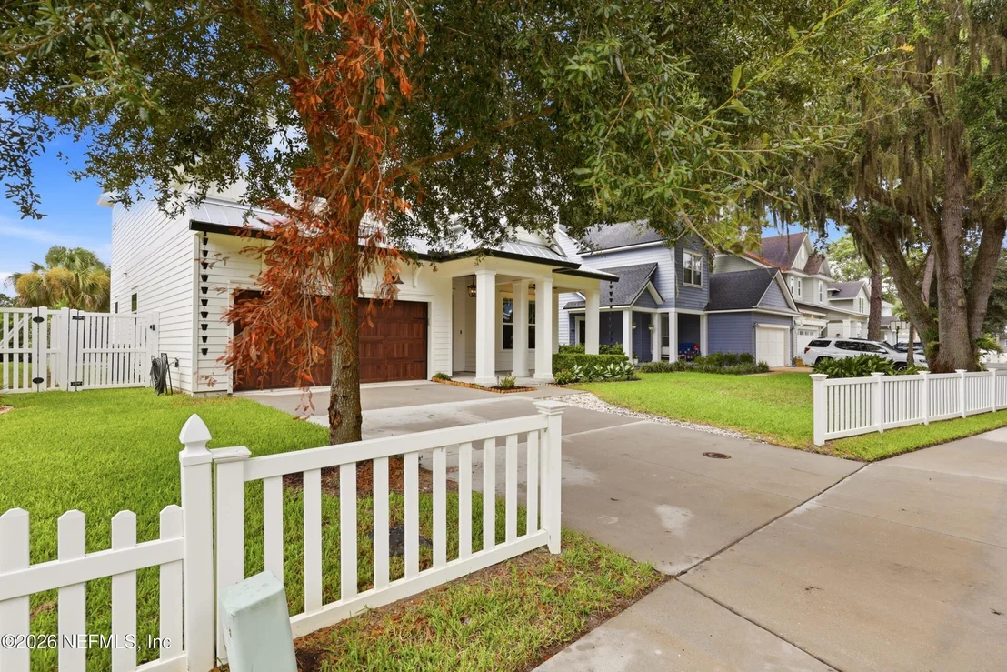 Photo of 760 PARADISE Lane