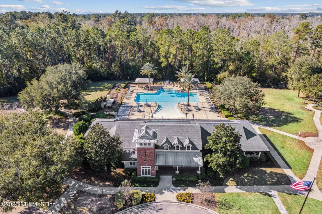 Photo of 85558 FALL RIVER Parkway