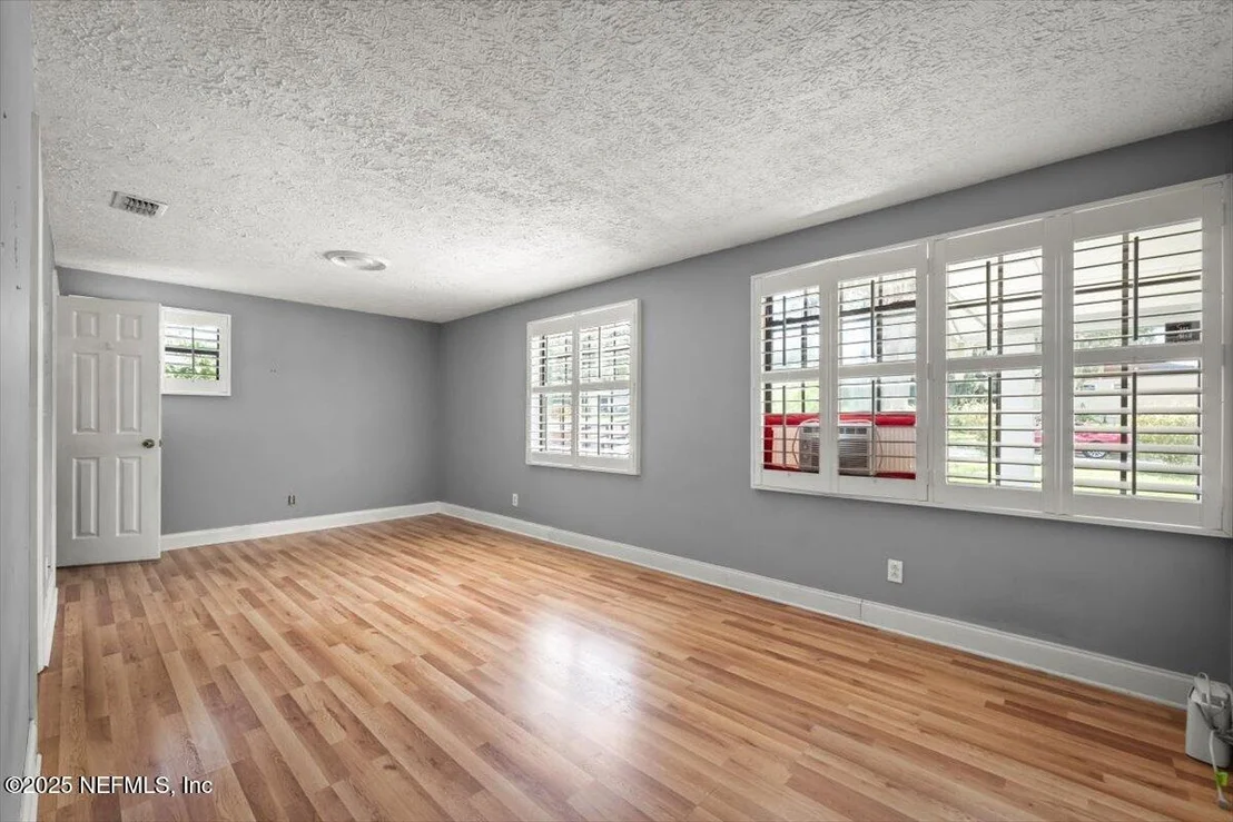Photo of 360 CANIS Drive W