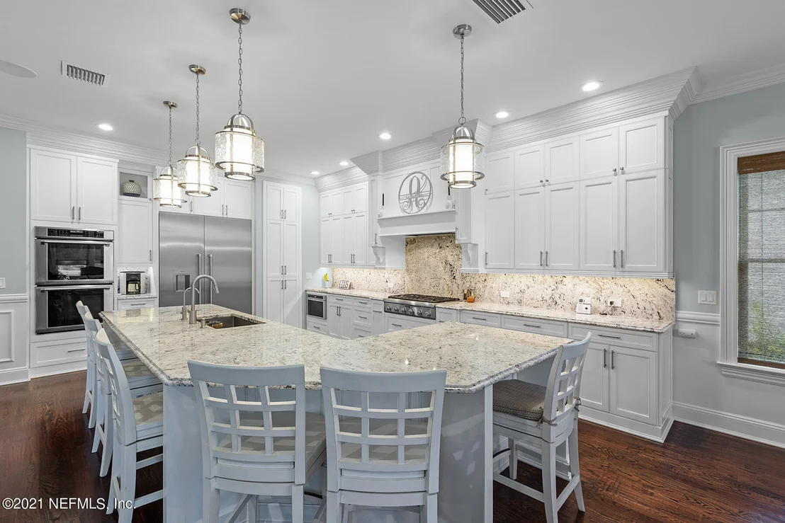 Photo of 236 LAUREL Lane