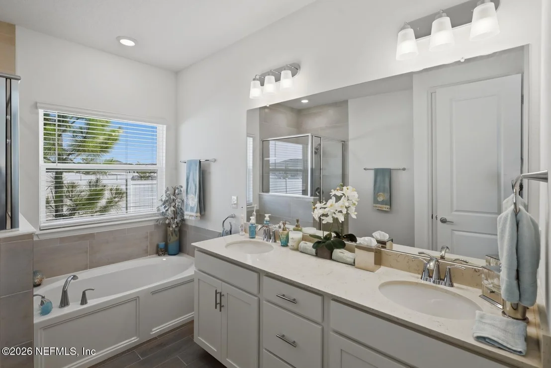 Photo of 2110 RAGLAN Circle