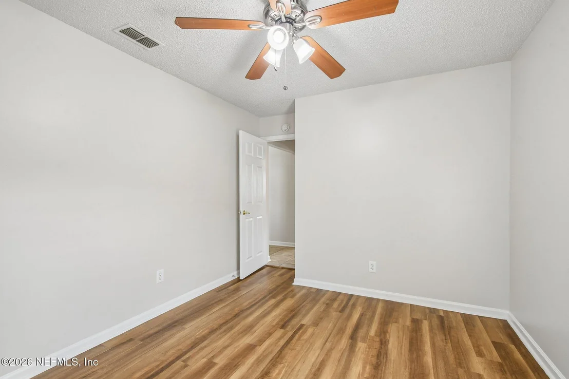Photo of 476 HILLSIDE Drive
