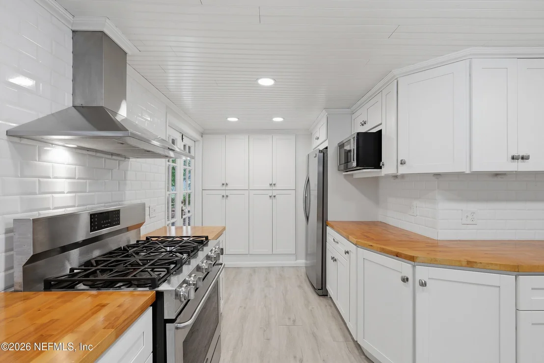 Photo of 6737 HIGHLAND Drive