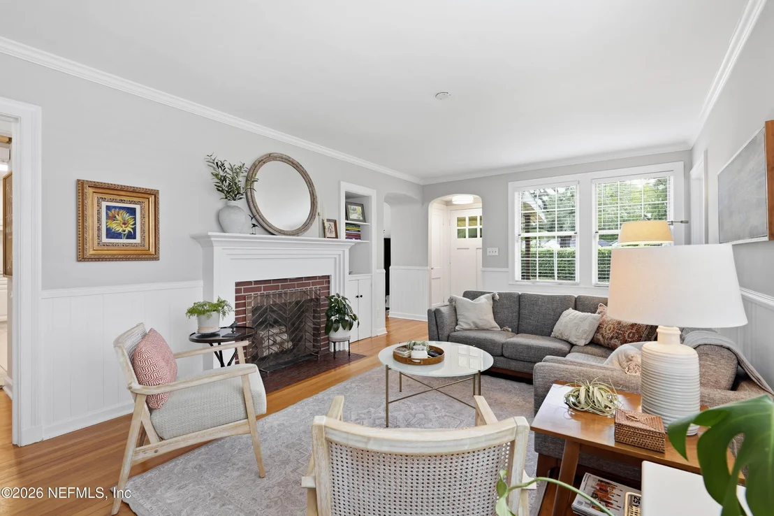 Photo of 1692 PERSHING Road