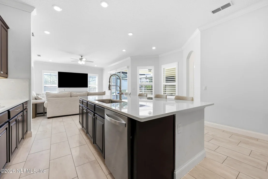 Photo of 44 BRASILLA Avenue