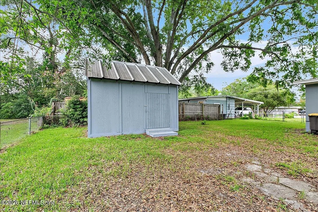 Photo of 6903 CLOVIS Road