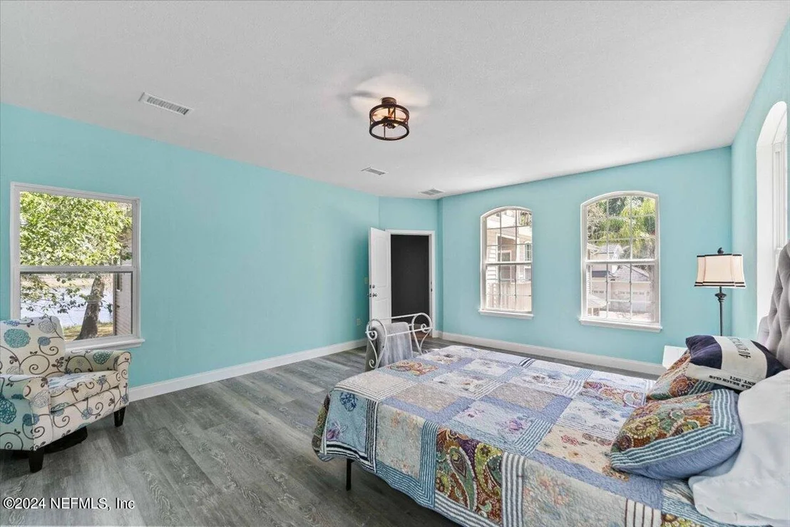 Photo of 1061 CEDAR BAY Road