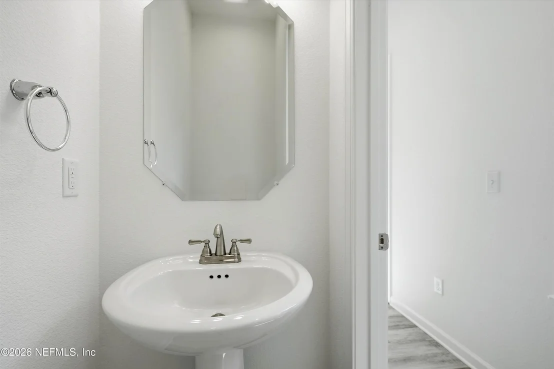 Photo of 863 W 6TH Street