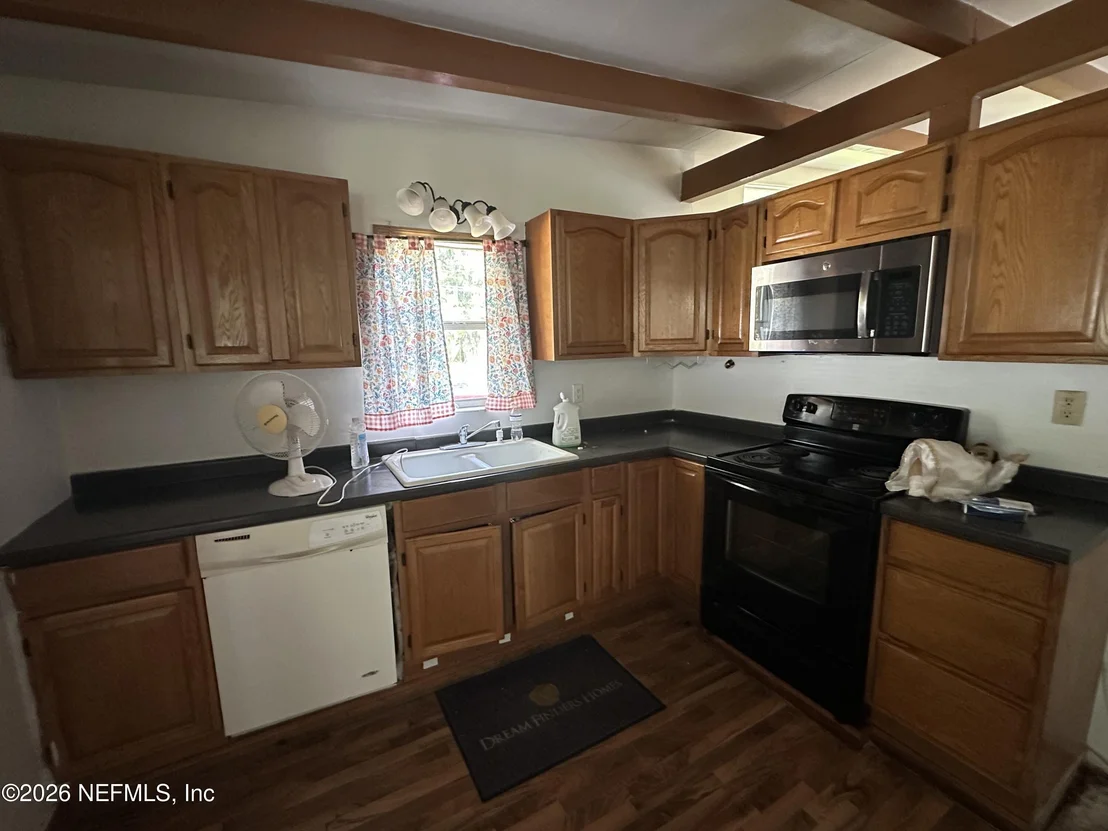 Photo of 6304 SPRINKLE Drive N